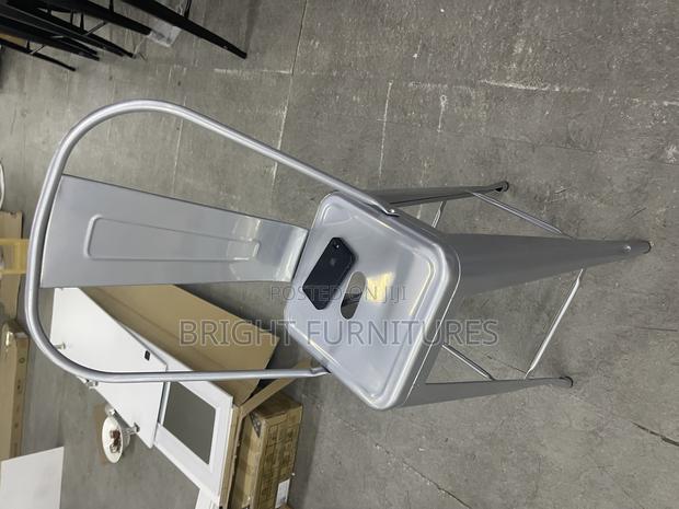 High Quality Metallic Counter Height Bar Stool · Photo 3
