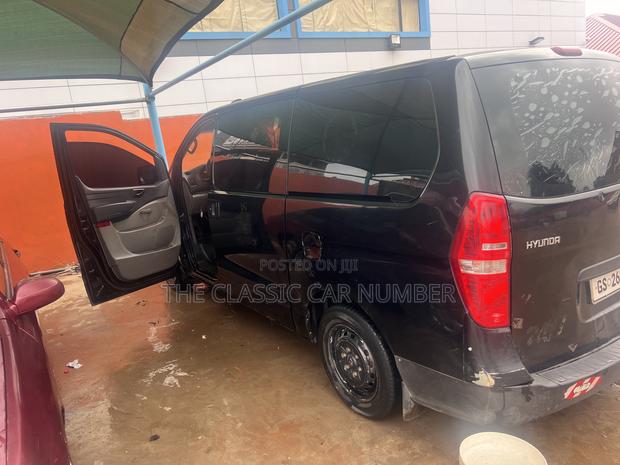 Hyundai H1 2009 Black · Photo 5
