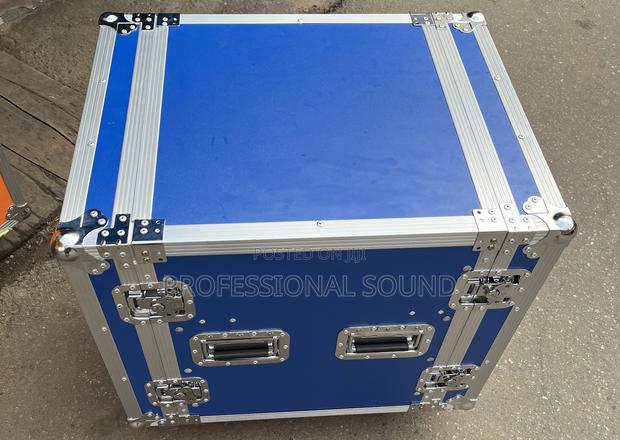 Amp Rack 12u 2doors With Table · Photo 1