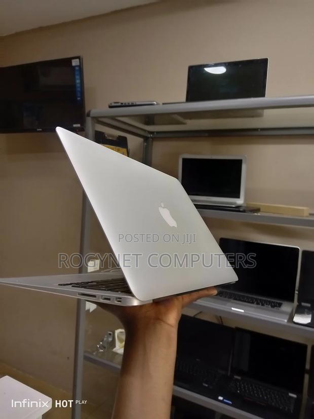 Laptop Apple MacBook Air 2017 8GB Intel Core i7 SSD 256GB · Photo 1