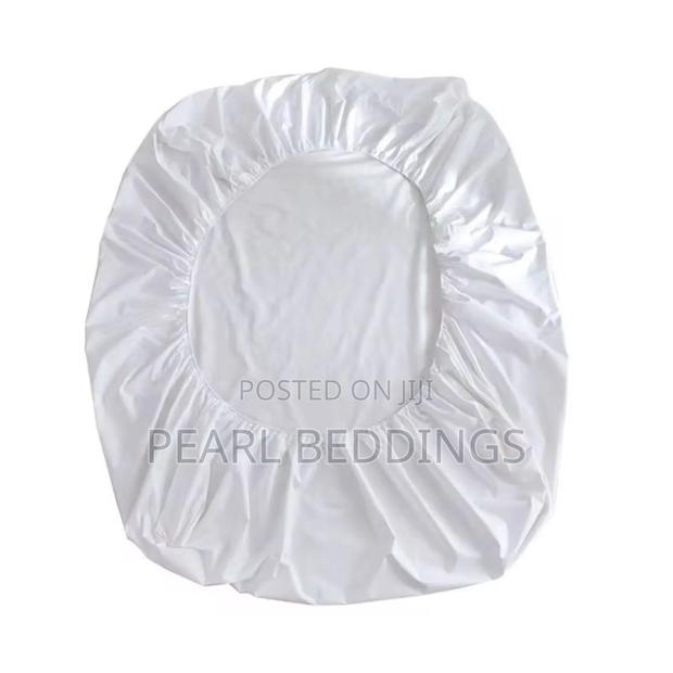 Premium Quality Cotton Fitted White Bedsheet Set Available · Photo 5