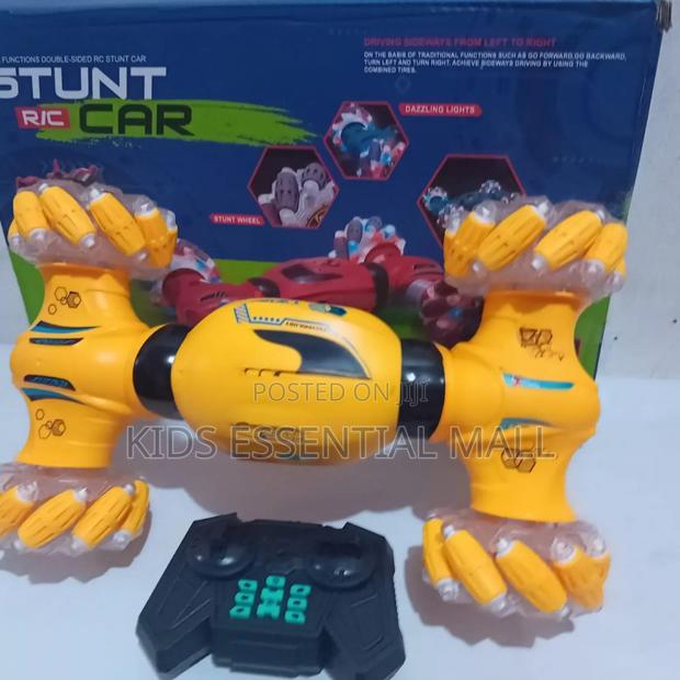 Twist Stunt Remote Control Car · Photo 1