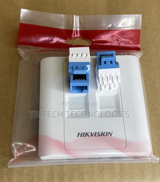Hikvision Cat6 Face Plate With Jack · Photo 1