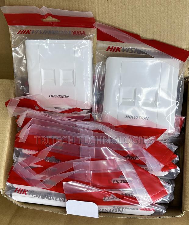 Hikvision Cat6 Face Plate With Jack · Photo 2