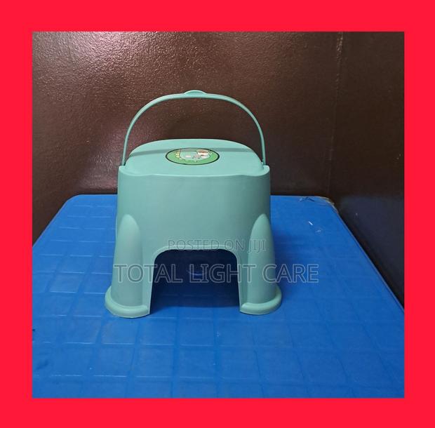 Mini Plastic Stool · Photo 1