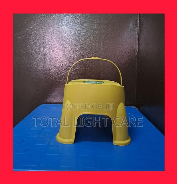Mini Plastic Stool · Photo 6
