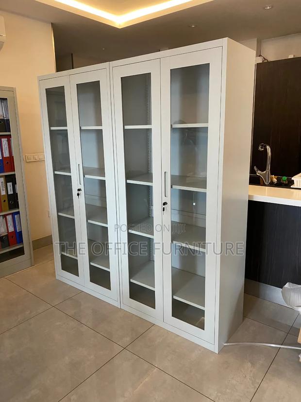 Full Glass Cabinet · Photo 2