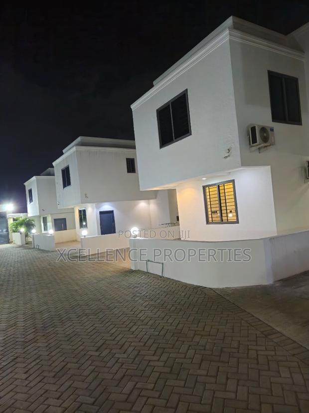 2bdrm Duplex in Xcellence Properties, School Junction for rent · Photo 8
