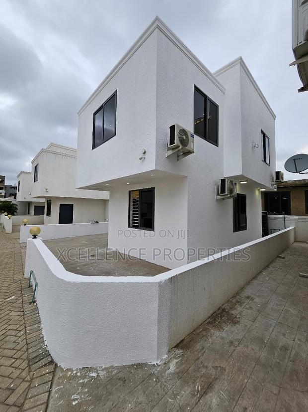 2bdrm Duplex in Xcellence Properties, School Junction for rent · Photo 1