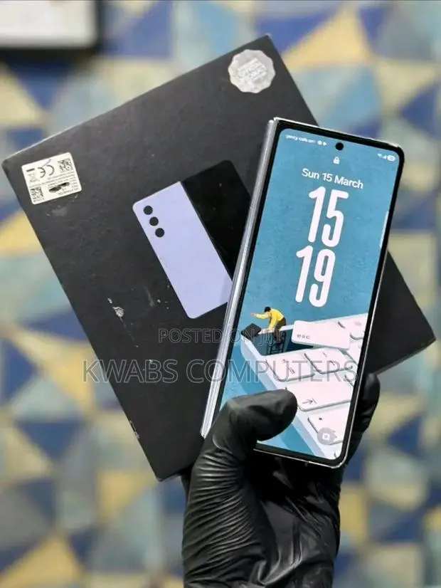 New Samsung Galaxy Z Fold 5 512 GB Blue · Photo 1