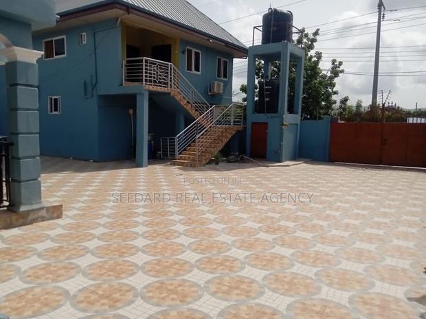 6bdrm House in Amasaman for sale · Photo 4