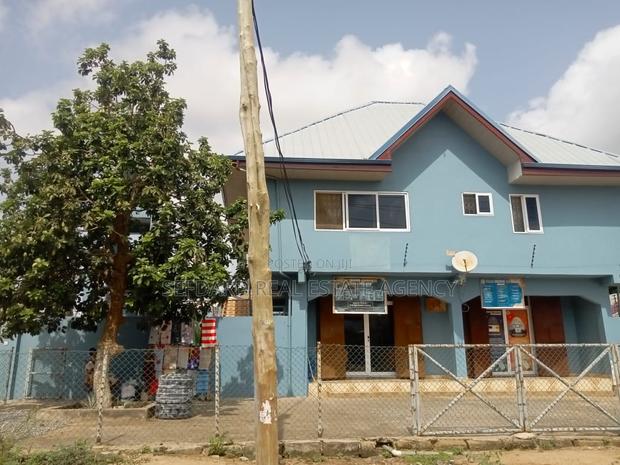 6bdrm House in Amasaman for sale · Photo 1