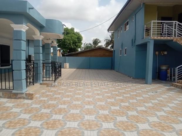 6bdrm House in Amasaman for sale · Photo 5