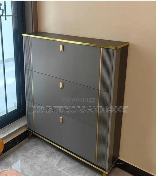 Shoe Rack With 3 Flip Drawers · Photo 3