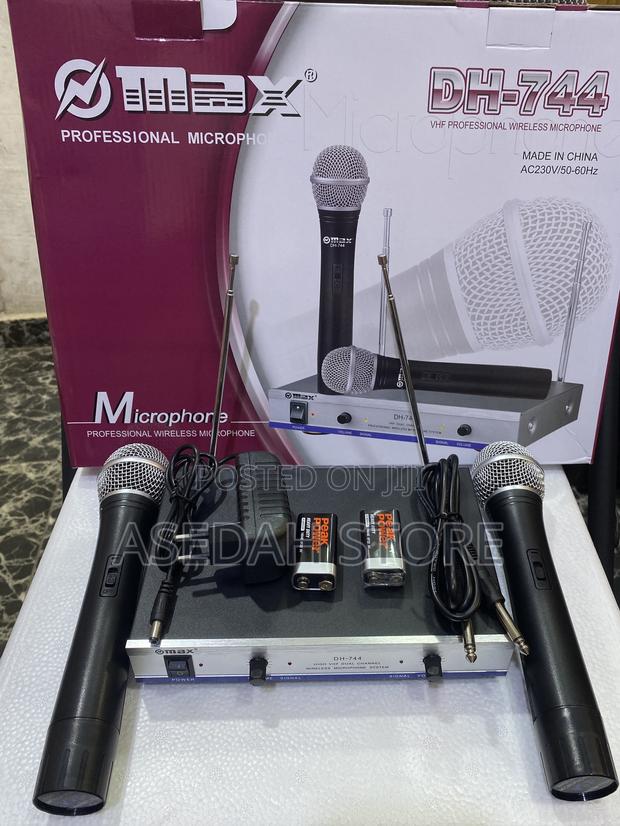 Max Professional Wireless Microphone · Photo 2
