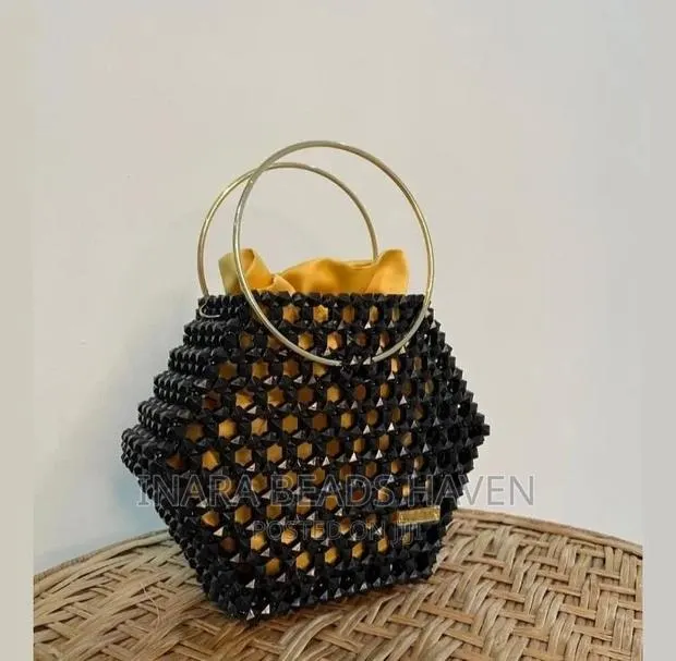 Beaded Bag · Photo 1