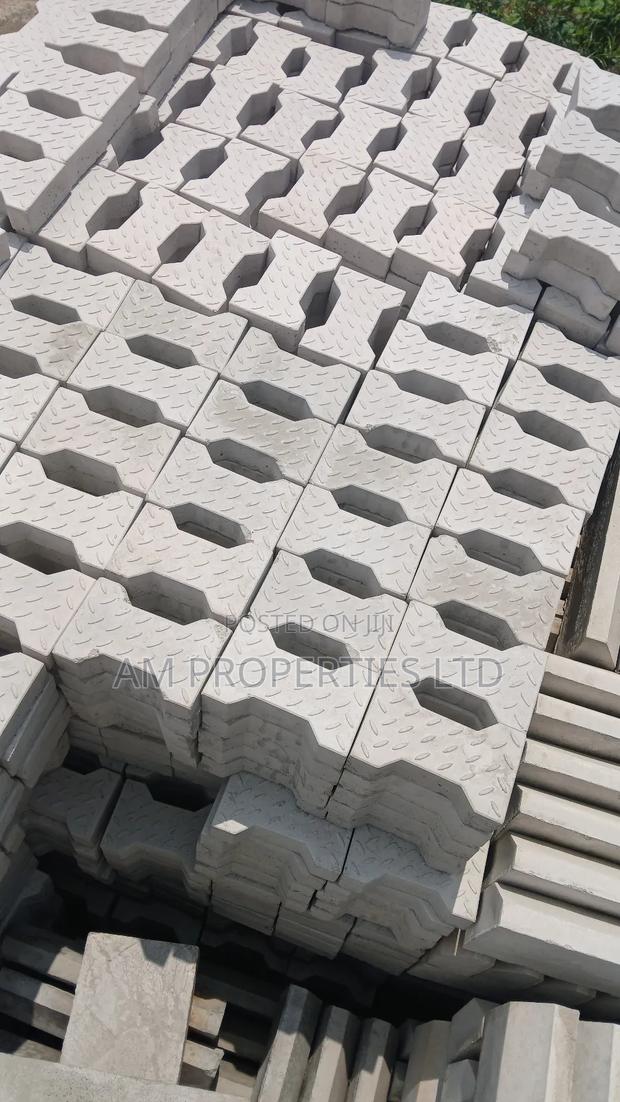 Great Deals on Interlocking Pavement Blocks · Photo 1