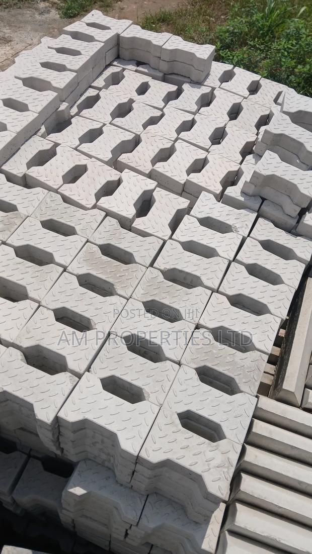 Great Deals on Interlocking Pavement Blocks · Photo 2