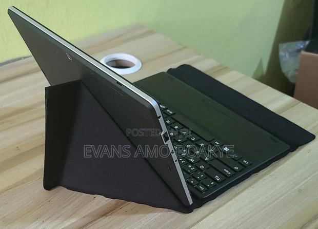 Laptop Trekstor 2GB Intel Atom eMMC 60GB · Photo 4