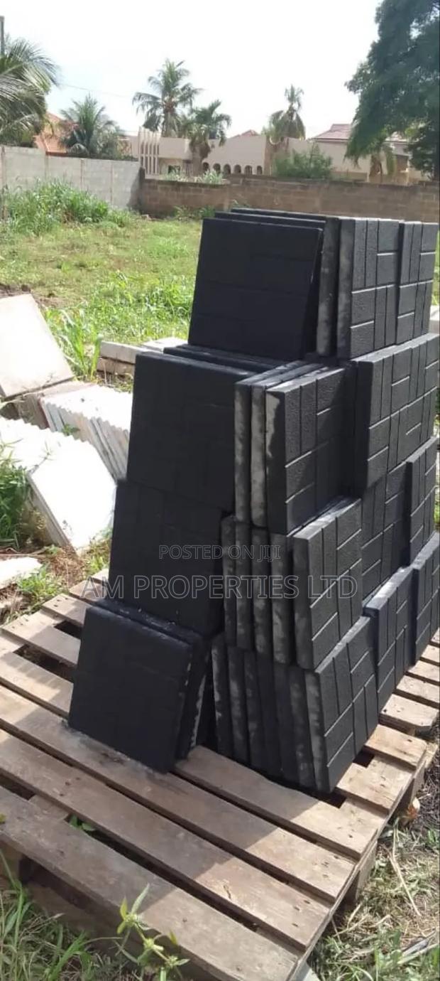 30×30cm Pavement Slabs · Photo 2