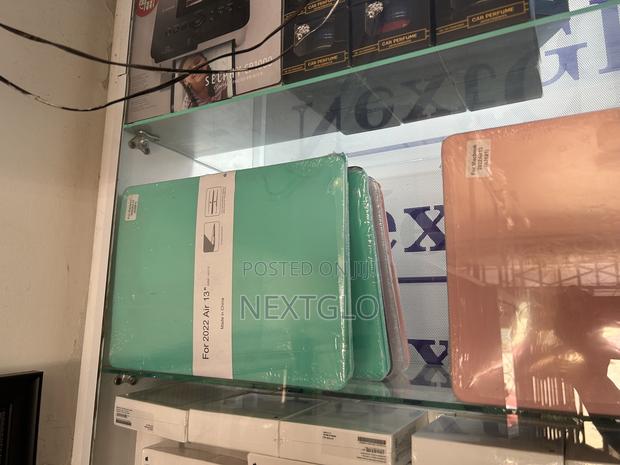 Macbook Pro Cases A1706 · Photo 4