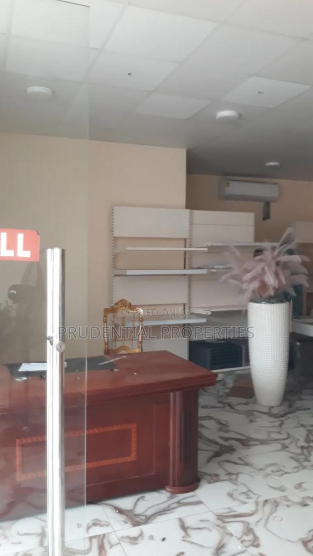 Banking Hall Space for Rent at Lapaz · Photo 7
