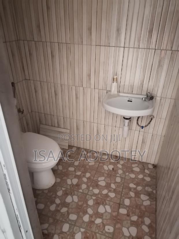 1bdrm Apartment in Store For Rent, Spintex for rent · Photo 4