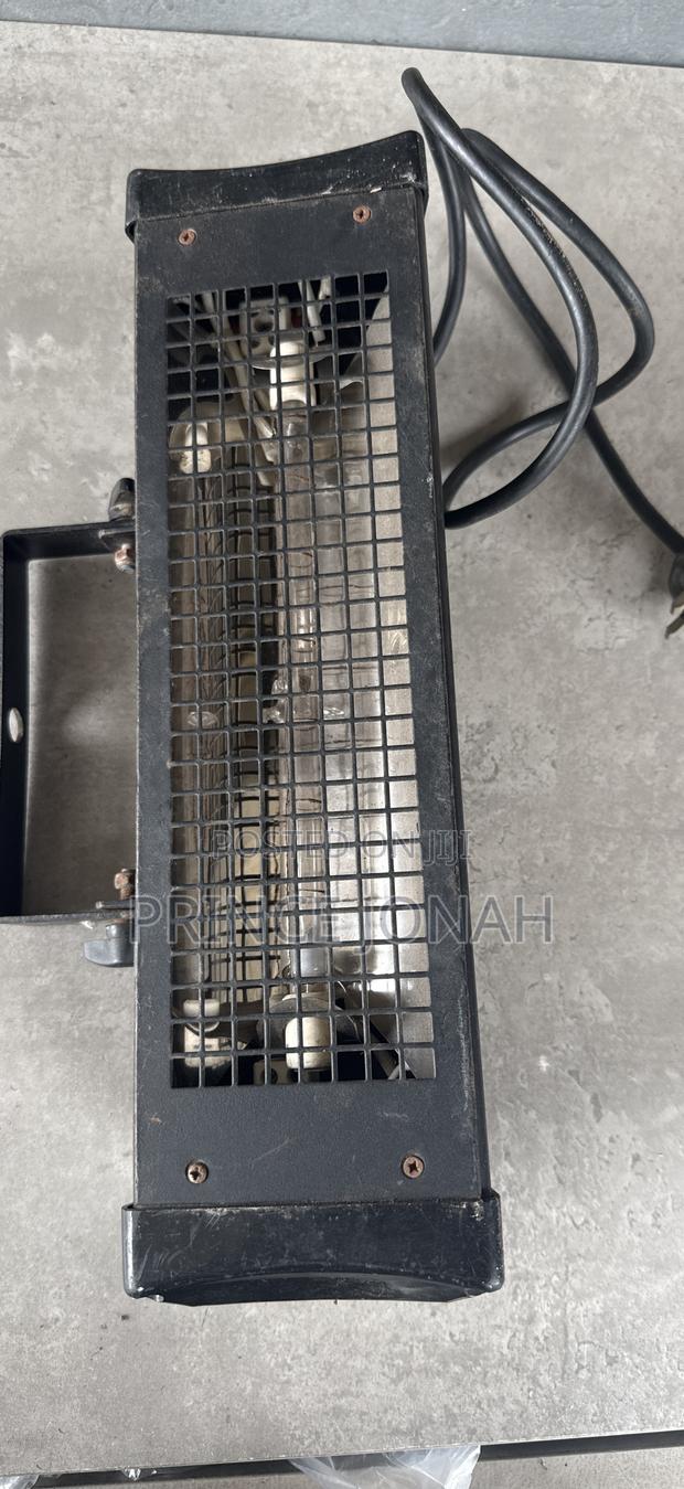 Equinox Firecracker 1500w DMX High Power Strobe · Photo 1