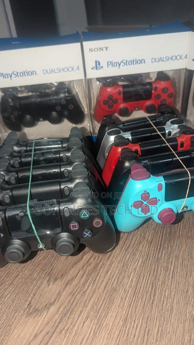 Playstation Controllers · Photo 3
