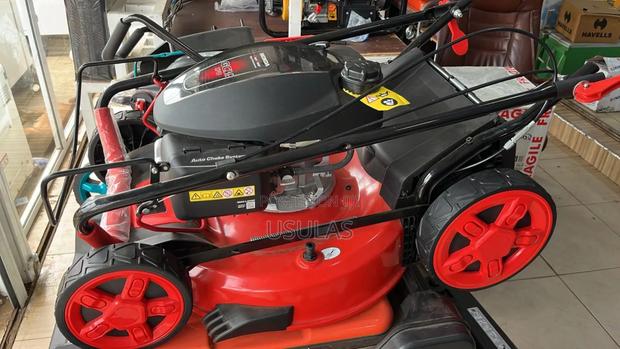 Original Honda Mowing Machine · Photo 3