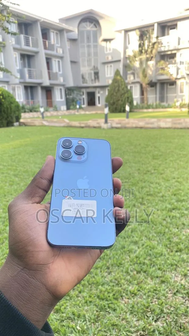 Apple iPhone 13 Pro 128 GB Blue · Photo 1