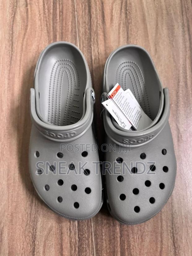Original Crocs All Grey · Photo 2