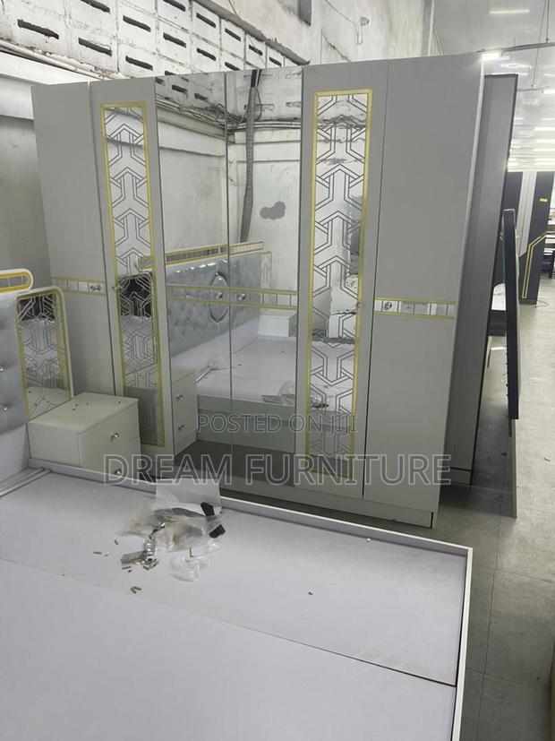 Imported Bedset · Photo 1