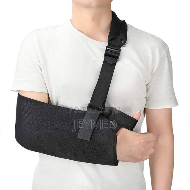 Adjustable Arm Sling · Photo 1