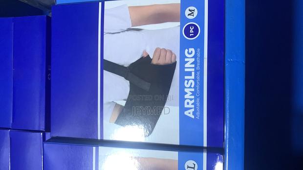 Adjustable Arm Sling · Photo 2