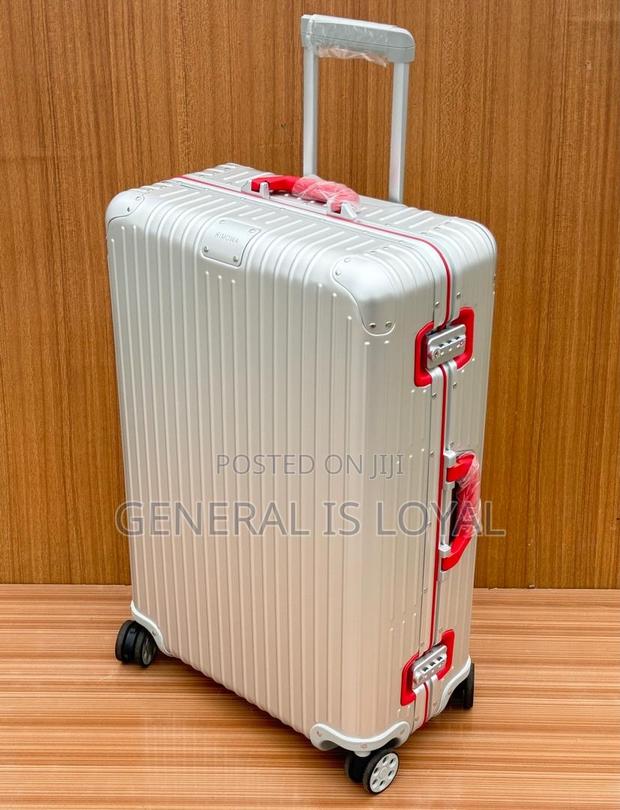 Rimowa 20 24inches Traveling Suitcase · Photo 1