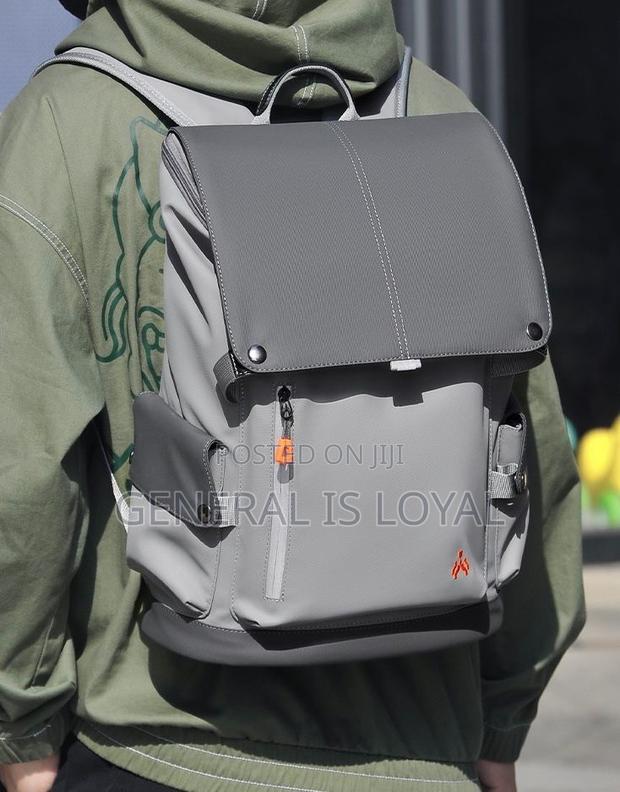 Backpack Waterproof And Anti Dust · Photo 5