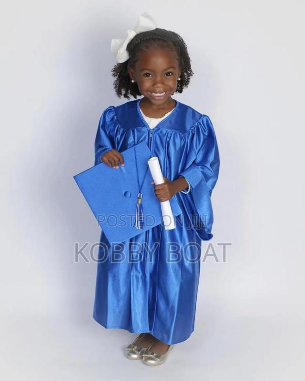 Graduation Gown / Robe For Kids · Photo 2