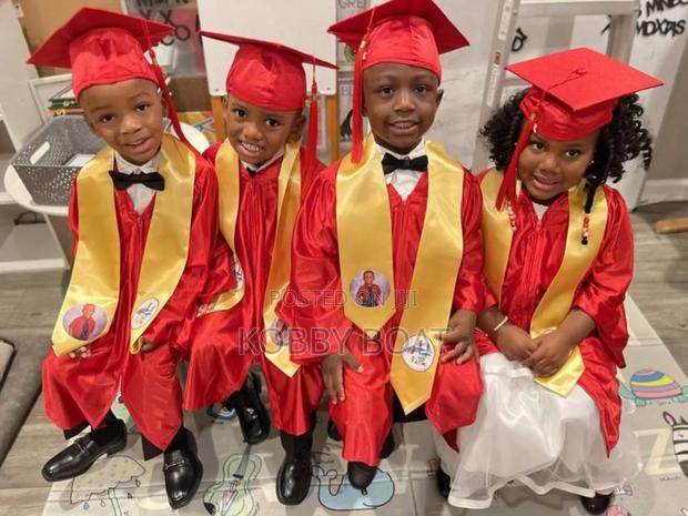 Graduation Gown / Robe For Kids · Photo 3