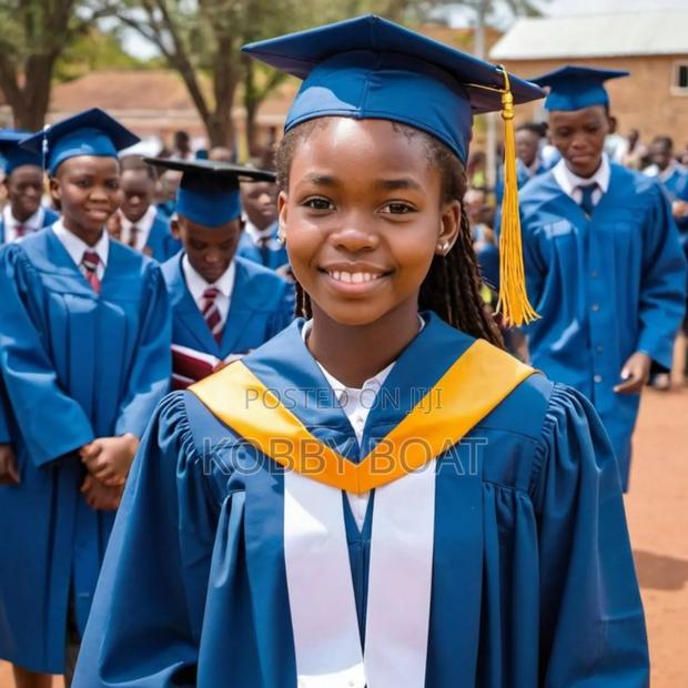 Graduation Gown / Robe For Kids · Photo 5