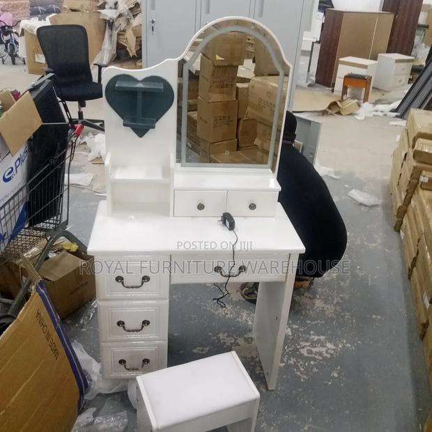 Royal Furniture Dresser (Dressing Table) · Photo 3