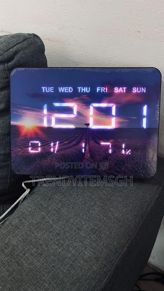 Digital Clock · Photo 1