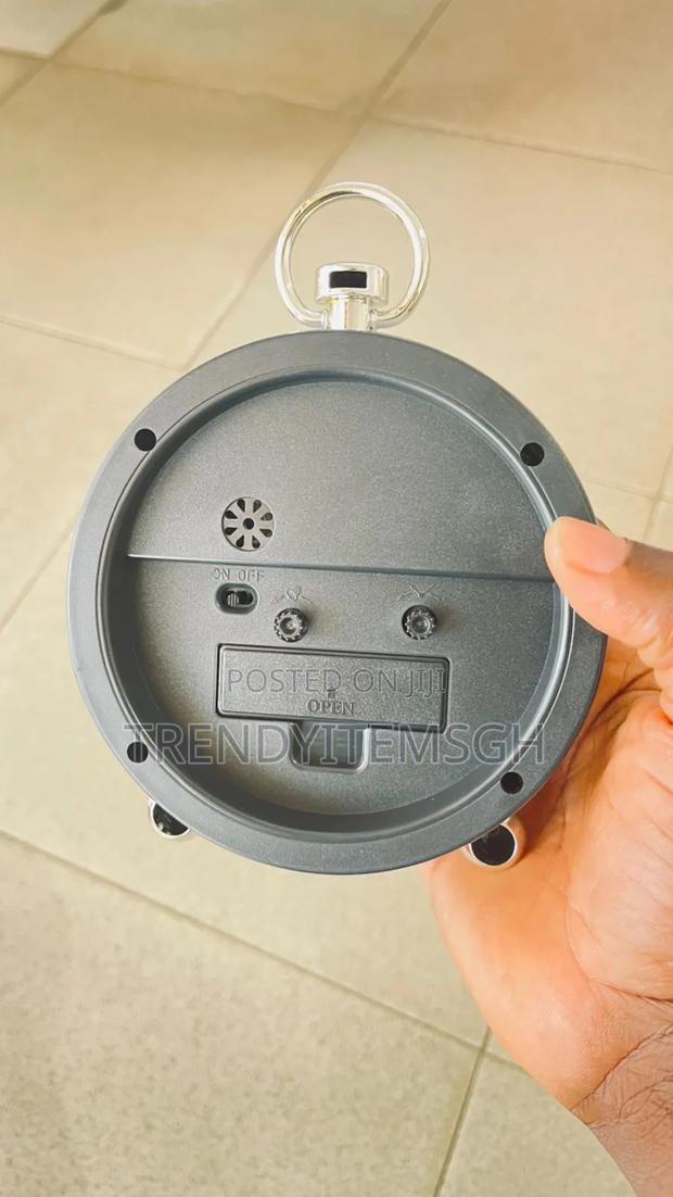 Pendulum Alarm Clock · Photo 5