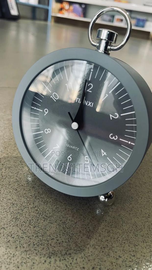 Pendulum Alarm Clock · Photo 6