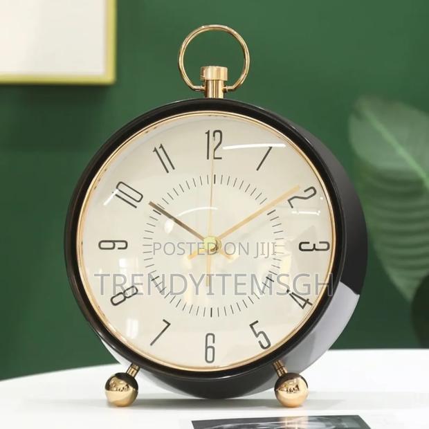 Pendulum Alarm Clock · Photo 3