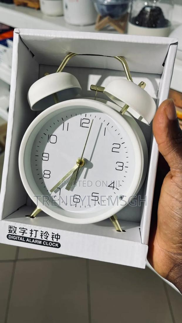 Antic Alarm Clock · Photo 3