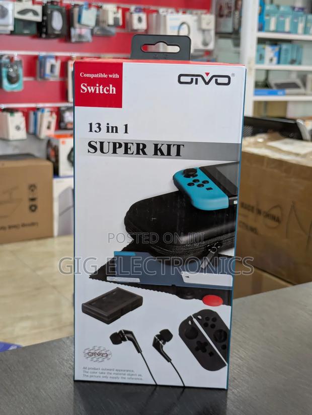 Nintendo Switch Case 13 in 1 · Photo 1