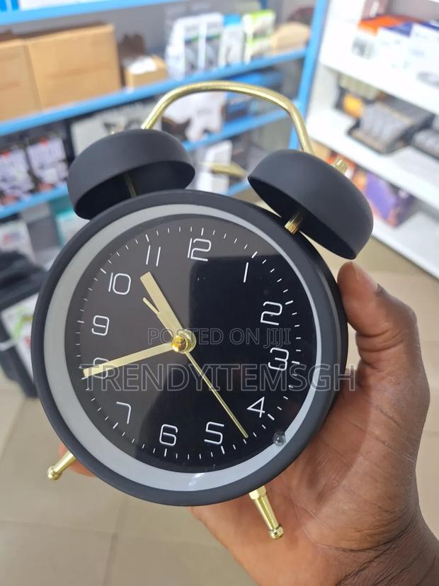 Metal Analog Alarm Clock · Photo 2