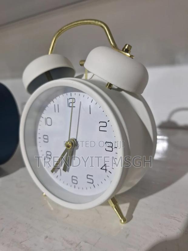 Metal Analog Alarm Clock · Photo 3