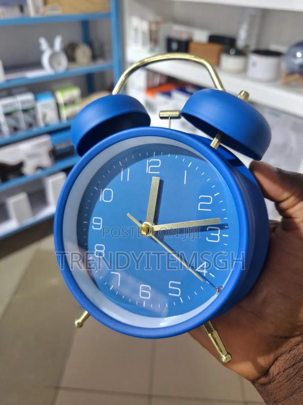 Metal Analog Alarm Clock · Photo 5